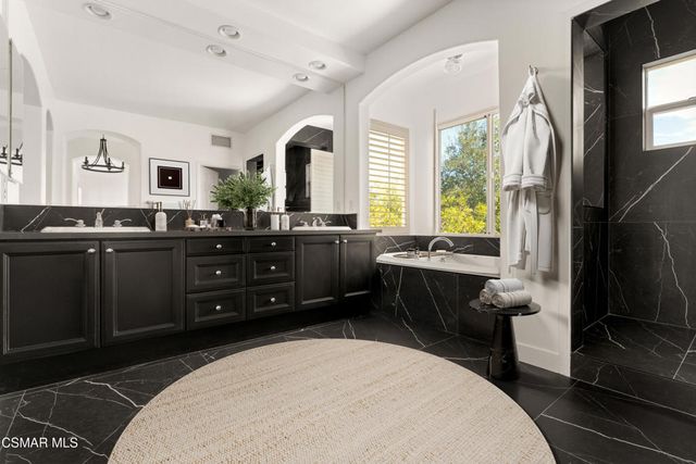 912 Blackbourne, Oak Park, CA 91377