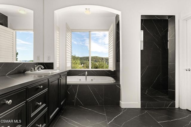 912 Blackbourne, Oak Park, CA 91377