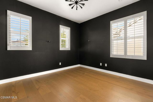 912 Blackbourne, Oak Park, CA 91377