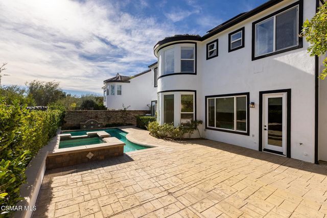 912 Blackbourne, Oak Park, CA 91377