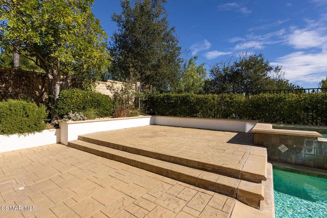 912 Blackbourne, Oak Park, CA 91377