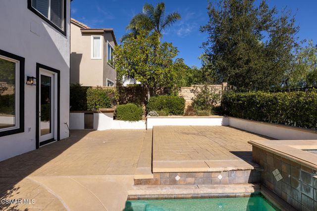 912 Blackbourne, Oak Park, CA 91377