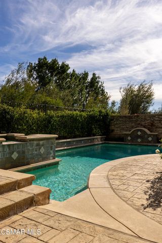 912 Blackbourne, Oak Park, CA 91377