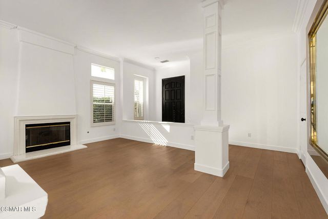 912 Blackbourne, Oak Park, CA 91377