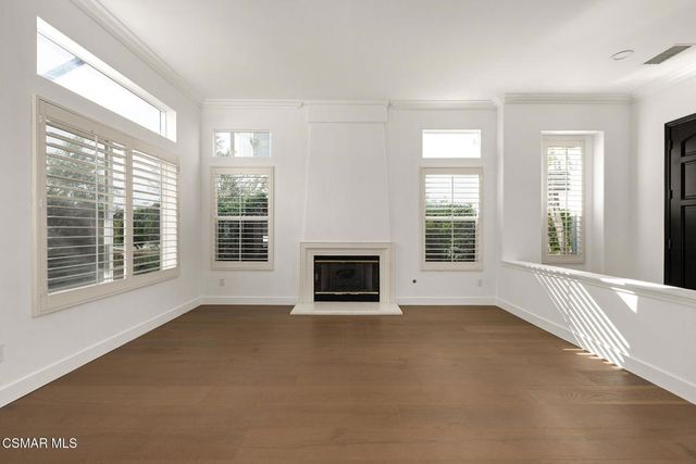 912 Blackbourne, Oak Park, CA 91377