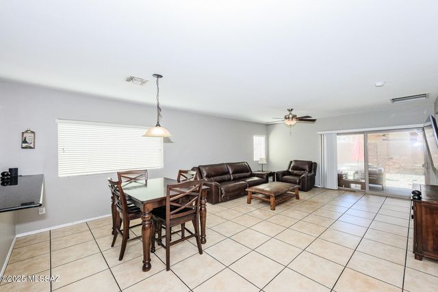 10576 E River Stone Court, Tucson, AZ 85747