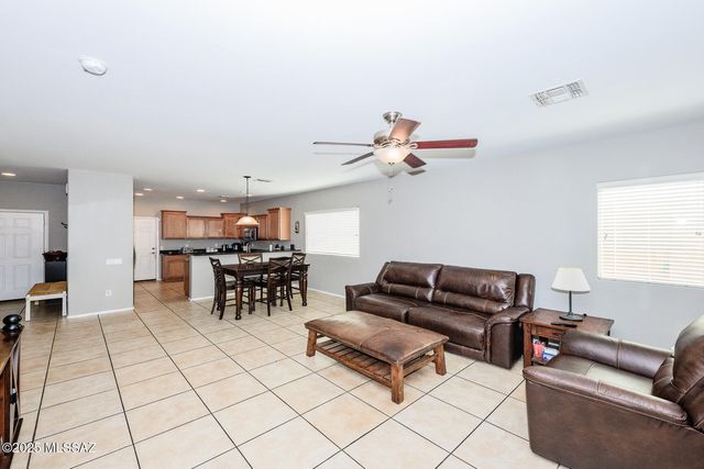 10576 E River Stone Court, Tucson, AZ 85747