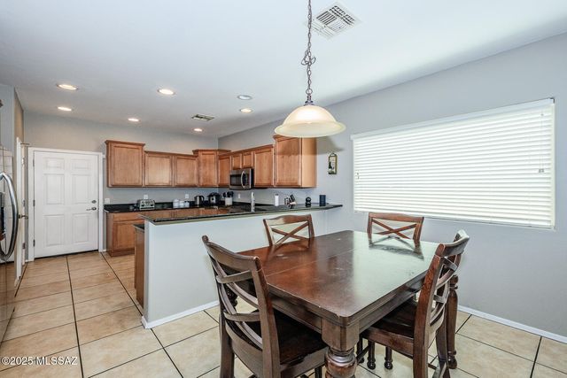 10576 E River Stone Court, Tucson, AZ 85747