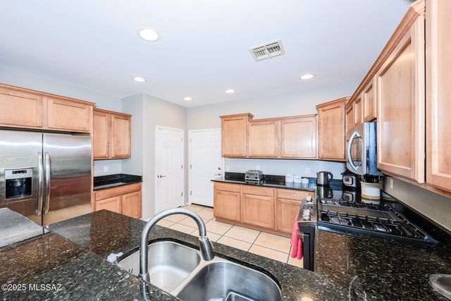 10576 E River Stone Court, Tucson, AZ 85747