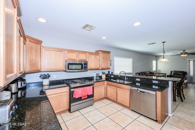 10576 E River Stone Court, Tucson, AZ 85747