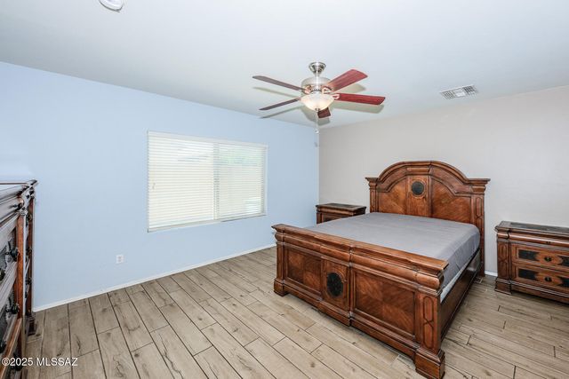 10576 E River Stone Court, Tucson, AZ 85747