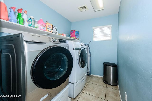 10576 E River Stone Court, Tucson, AZ 85747