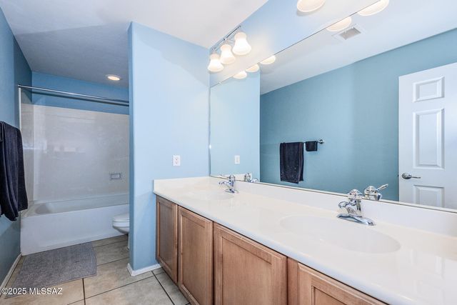 10576 E River Stone Court, Tucson, AZ 85747