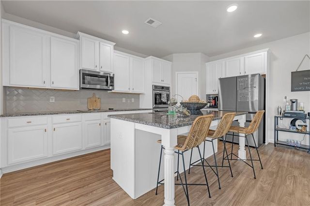 172 Expedition Drive, Ellenwood, GA 30294