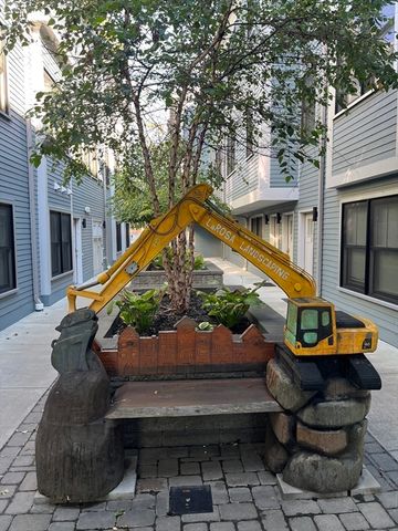 45 Spring Street 17, Boston, MA 02132