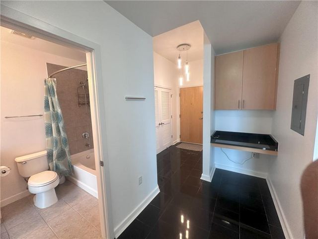 400 W Peachtree Street NW 3511, Atlanta, GA 30308