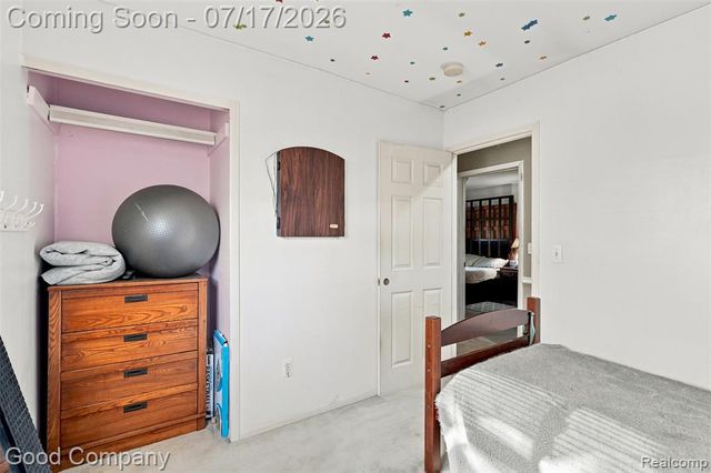 321 Manatee Avenue, Hazel Park, MI 48030