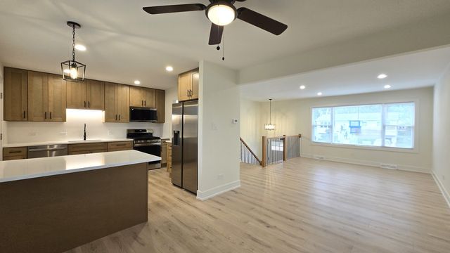 7535 162nd Street, Tinley Park, IL 60477