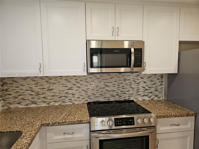 250 Layne Blvd 105, Hallandale Beach, FL 33009