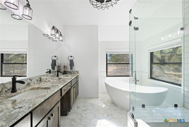 340 Mark Young Road, Smithville, TX 78957