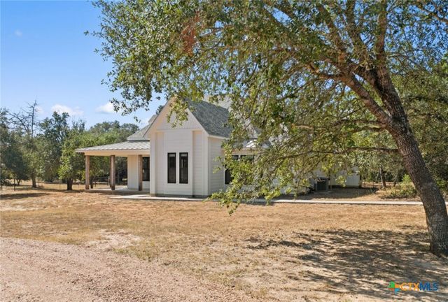 340 Mark Young Road, Smithville, TX 78957