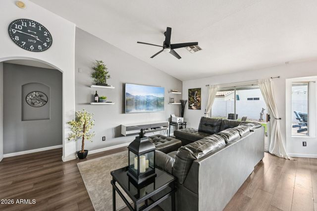 2177 E RANCH Court, Gilbert, AZ 85296