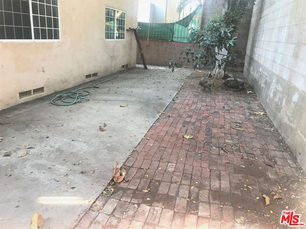 Image 22 of property listing at 1450 Butler Avenue, Los Angeles, CA 90025
