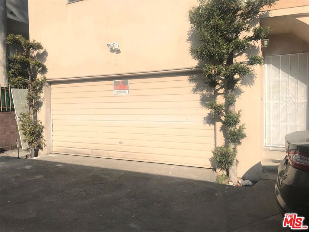 Image 23 of property listing at 1450 Butler Avenue, Los Angeles, CA 90025