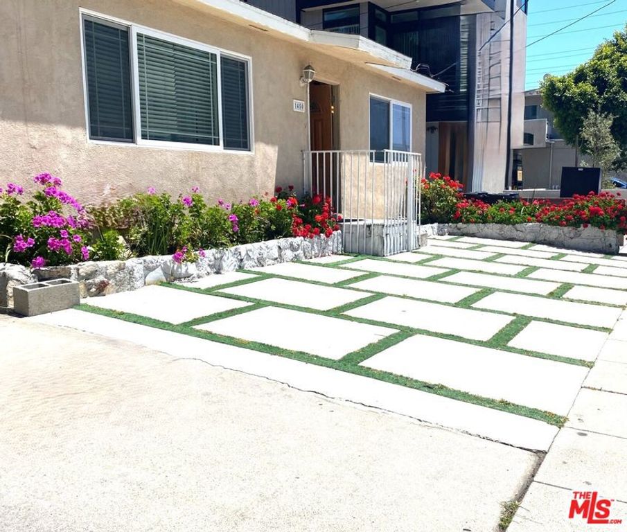 Image 28 of property listing at 1450 Butler Avenue, Los Angeles, CA 90025
