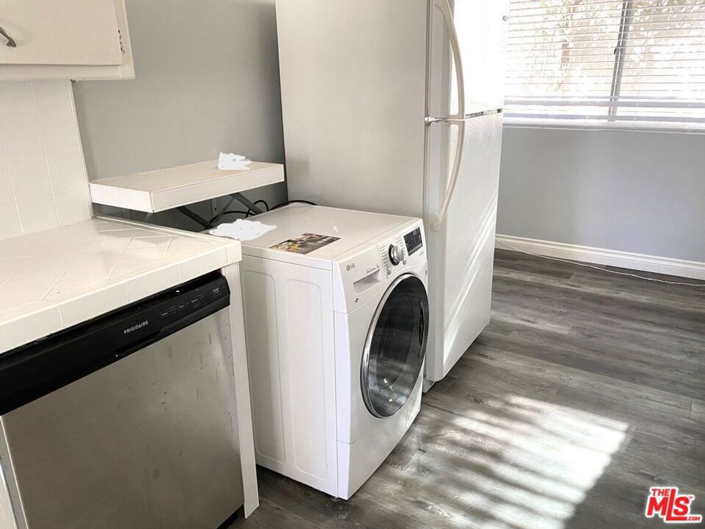 Image 35 of property listing at 1450 Butler Avenue, Los Angeles, CA 90025