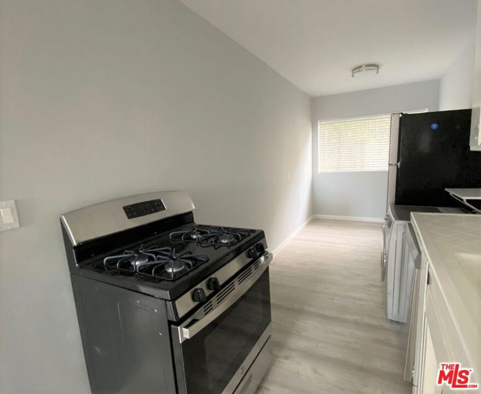 Image 47 of property listing at 1450 Butler Avenue, Los Angeles, CA 90025