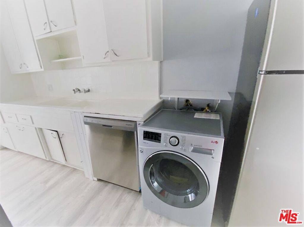 Image 51 of property listing at 1450 Butler Avenue, Los Angeles, CA 90025