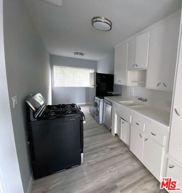 Image 52 of property listing at 1450 Butler Avenue, Los Angeles, CA 90025
