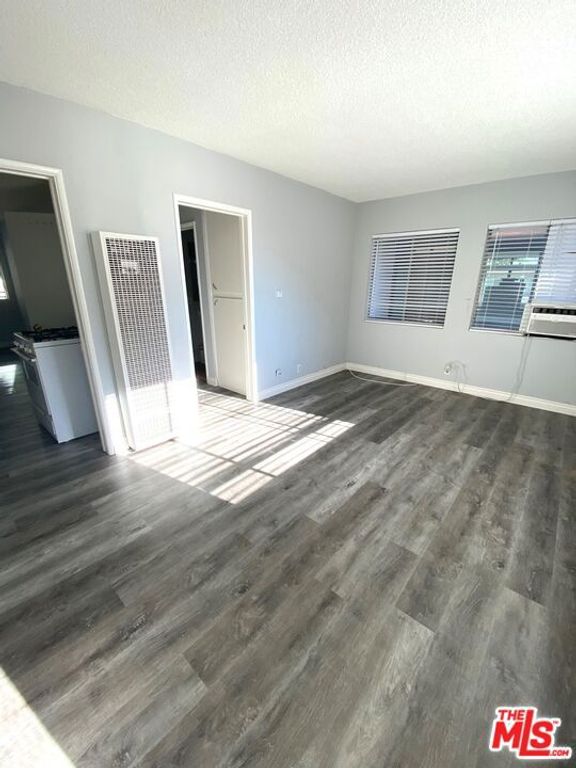 Image 9 of property listing at 1450 Butler Avenue, Los Angeles, CA 90025