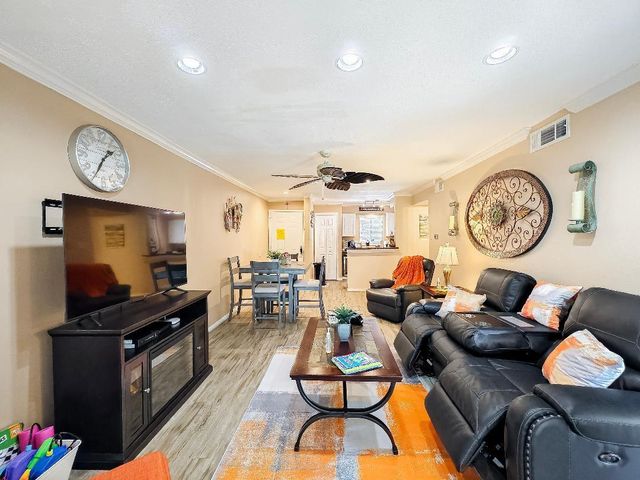 12100 Melville Dr 628, Montgomery, TX 77356