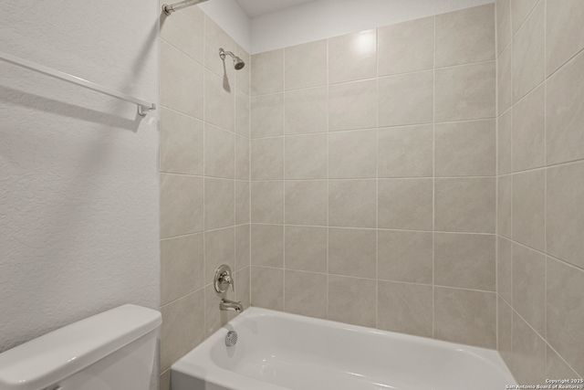 187 Hunters Camp, San Antonio, TX 78245