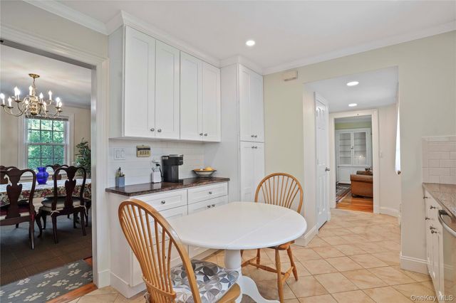 30 Summit Street, Eastchester, NY 10709