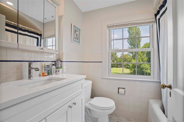 30 Summit Street, Eastchester, NY 10709