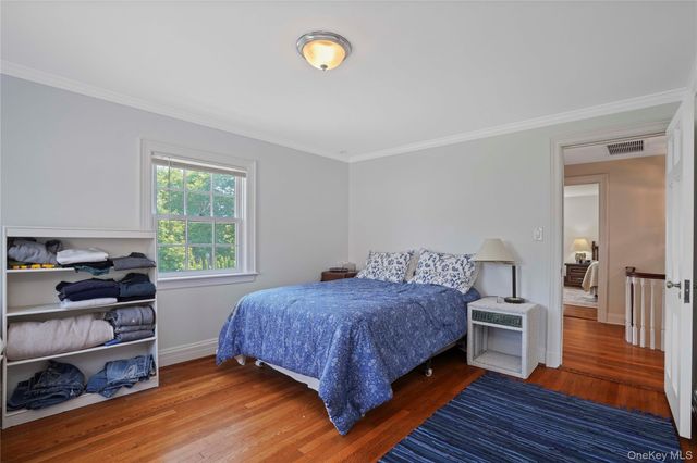 30 Summit Street, Eastchester, NY 10709