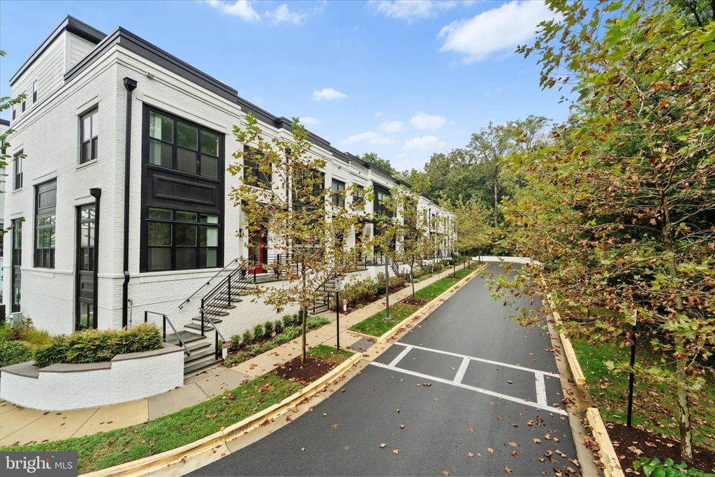 11300 EMERALD PARK RD, Potomac, MD 20854