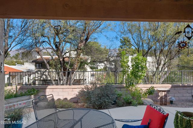 7263 E Placita Rancho La Cholla, Tucson, AZ 85715