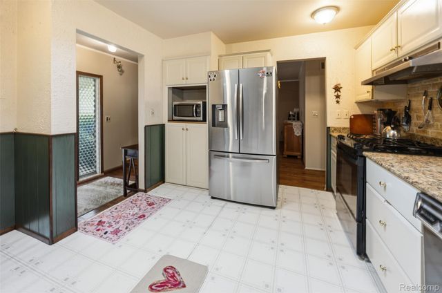 38750 Grandon Street, Livonia, MI 48150