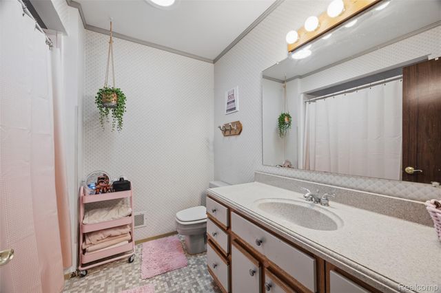 38750 Grandon Street, Livonia, MI 48150