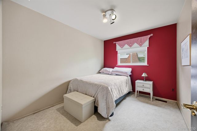 38750 Grandon Street, Livonia, MI 48150