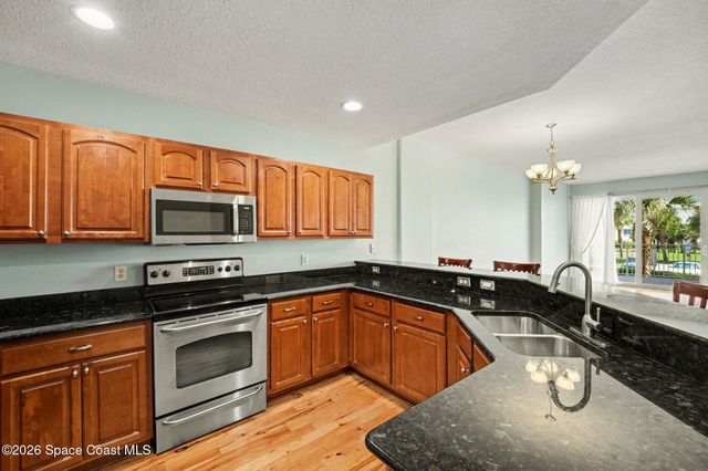 601 N Miramar Avenue 108, Indialantic, FL 32903