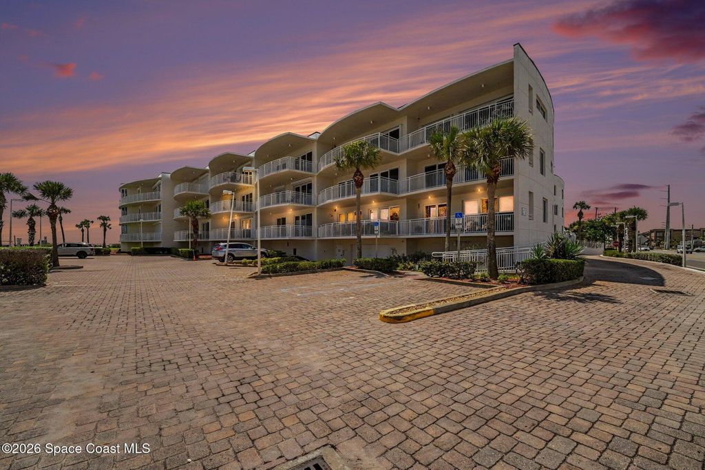 601 N Miramar Avenue 108, Indialantic, FL 32903