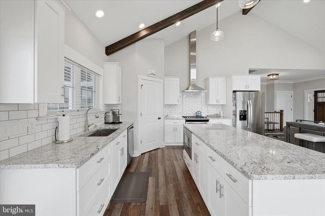 504 SLEIGH DR, Cross Junction, VA 22625