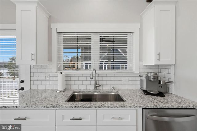 504 SLEIGH DR, Cross Junction, VA 22625