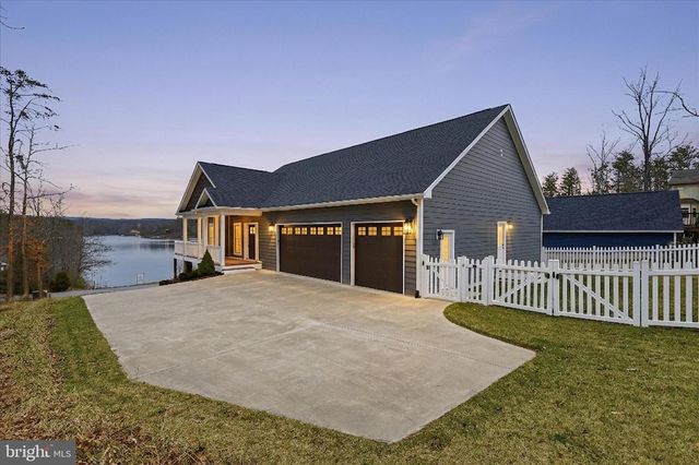 504 SLEIGH DR, Cross Junction, VA 22625