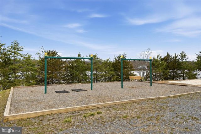 504 SLEIGH DR, Cross Junction, VA 22625